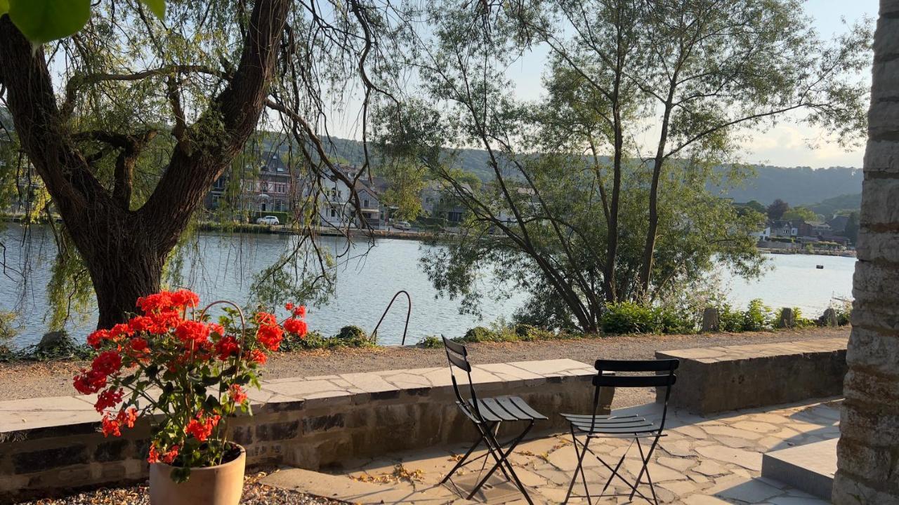 Pieds Dans L'Eau Private Wellness Bordure De Meuse Lustin Exterior foto