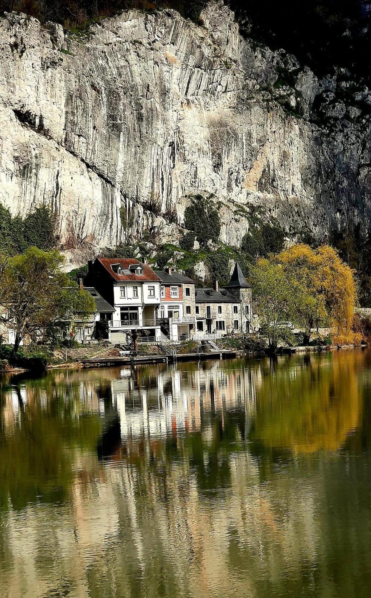 Pieds Dans L'Eau Private Wellness Bordure De Meuse Lustin Exterior foto