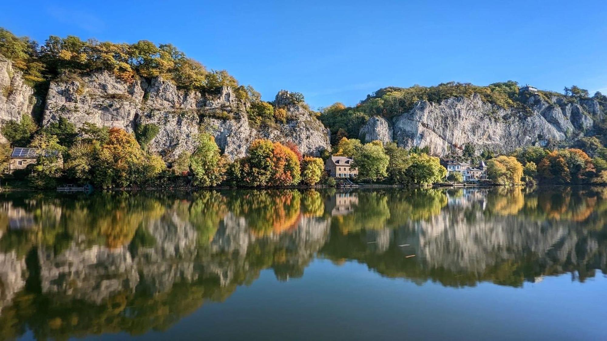 Pieds Dans L'Eau Private Wellness Bordure De Meuse Lustin Exterior foto