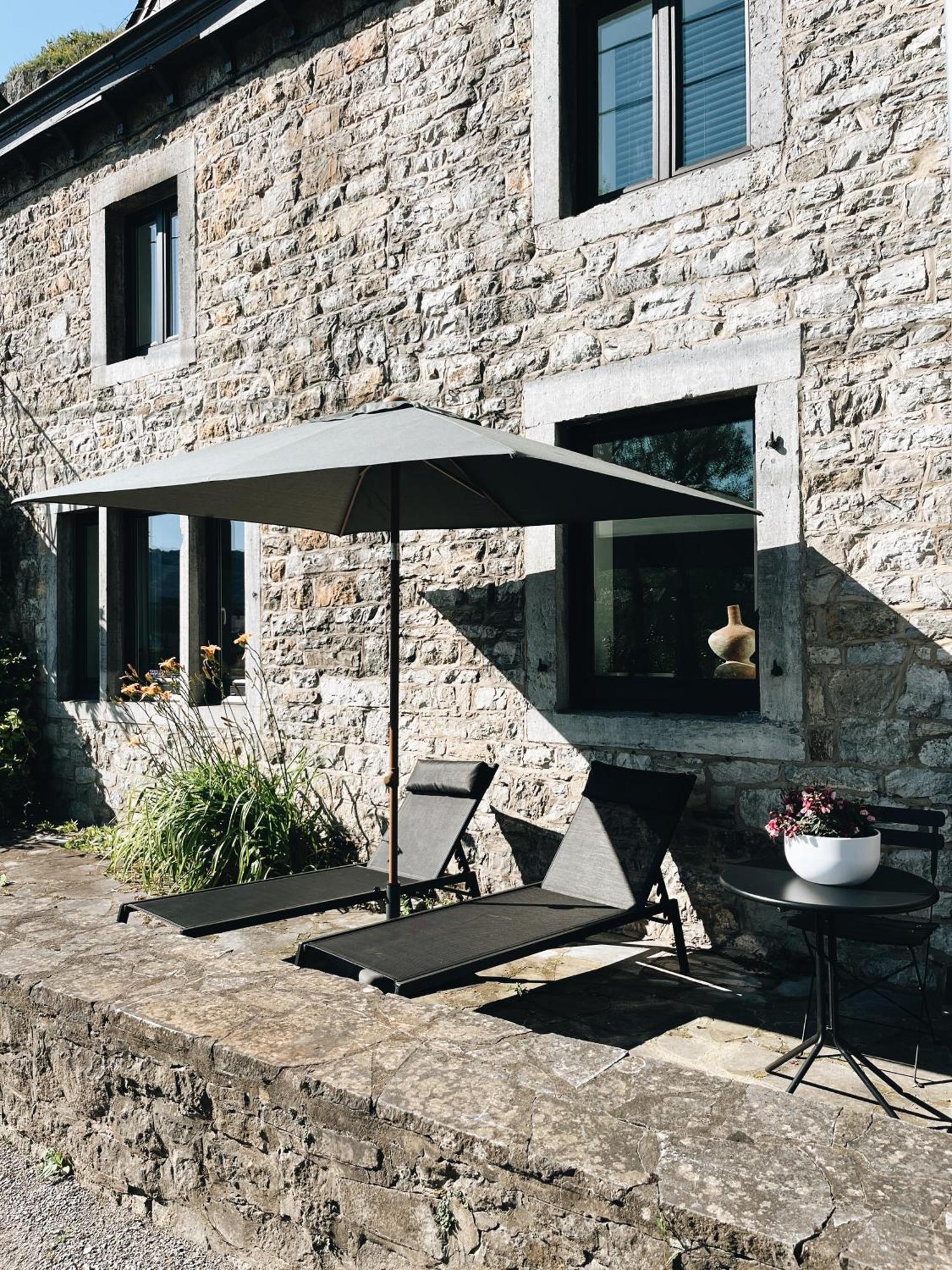 Pieds Dans L'Eau Private Wellness Bordure De Meuse Lustin Exterior foto