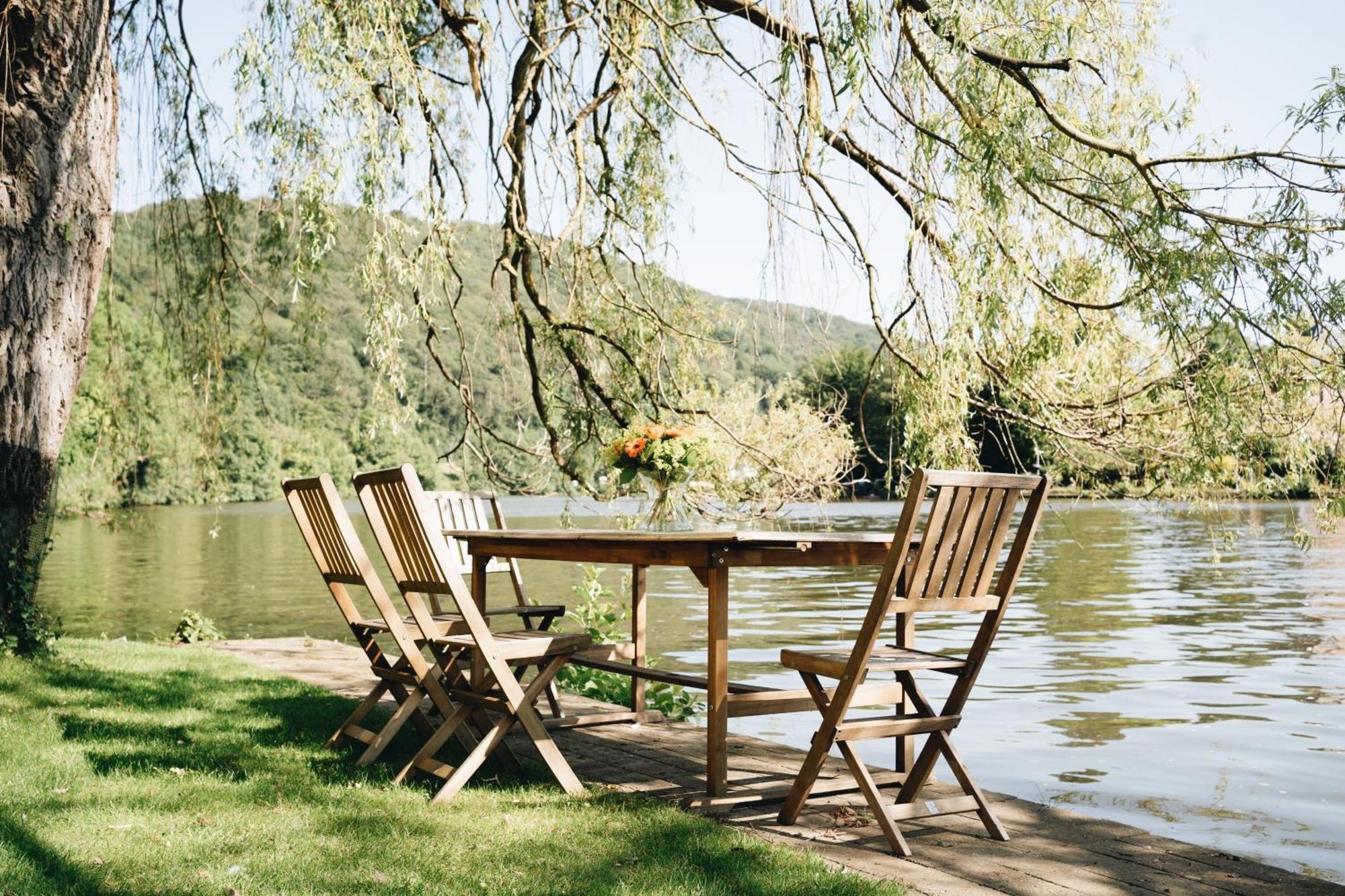Pieds Dans L'Eau Private Wellness Bordure De Meuse Lustin Exterior foto