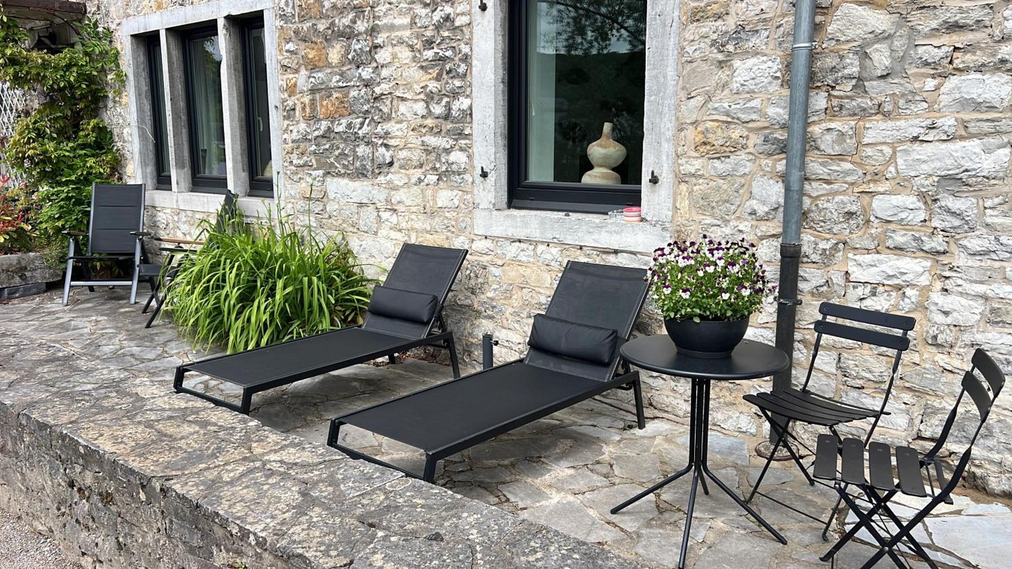 Pieds Dans L'Eau Private Wellness Bordure De Meuse Lustin Exterior foto